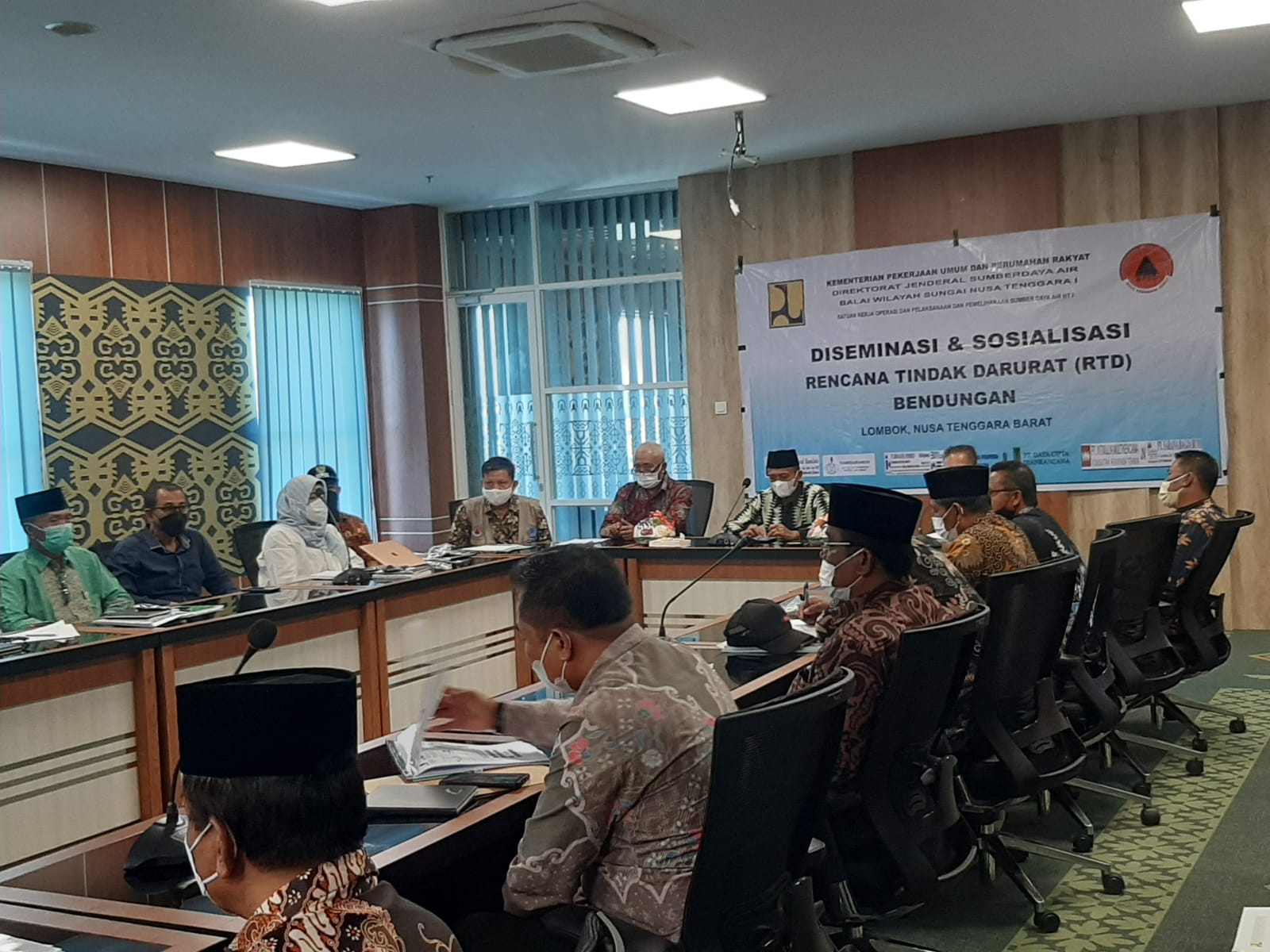 Diseminasi & Sosialisasi Rencana Tindak Darurat (RTD) Bendungan Lombok di Ballroom Lantai 5 Kantor Bupati