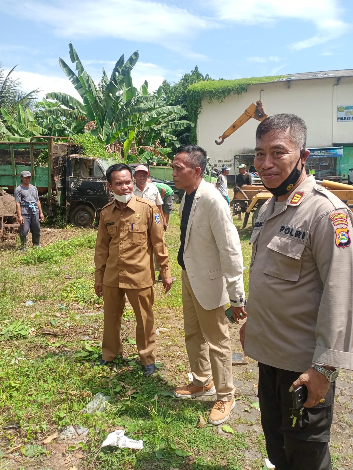 Kepala DLH Mendampingi Bupati Kab. Lombok Tengah Berkunjung Ke Resort Yang Sedang di Renovasi