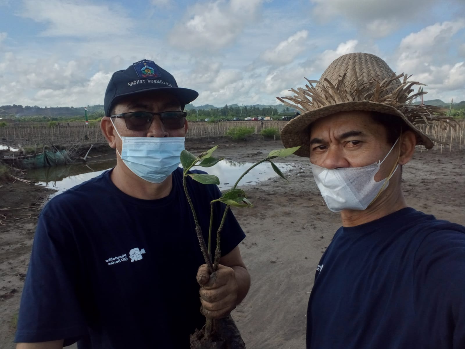 Acara Penanaman Mangrove Bersama Pangdam Beserta Jajarannya di Desa Sereneng Kec. Pujut Kab. Lombok Tengah