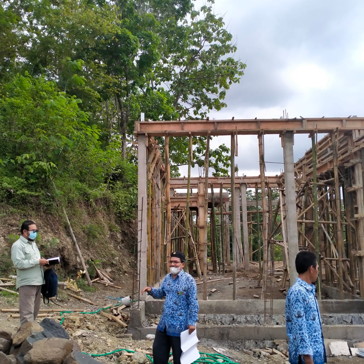 Kunjungan Dirjen KLHK Ke Lokasi Pembangunan Rumah Kompos Dusun Kale Desa Sengkol Kec. Pujut Ka. Lombok Tengah NTB