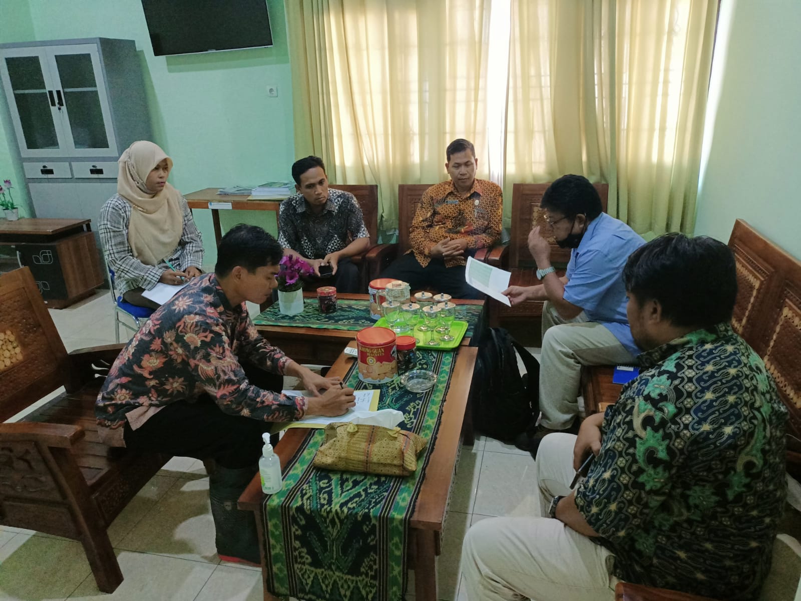 Diskusi Perkembangan Proklim Dengan Lembaga Berugak Desa dan Worid Neighbours Indonesia